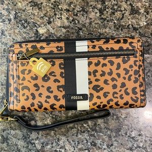NWT FOSSIL RFID WALLET